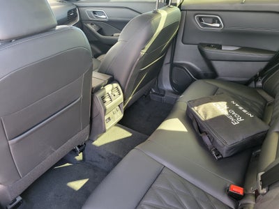 2026 Nissan Rogue AWD Platinum *Ltd Avail*