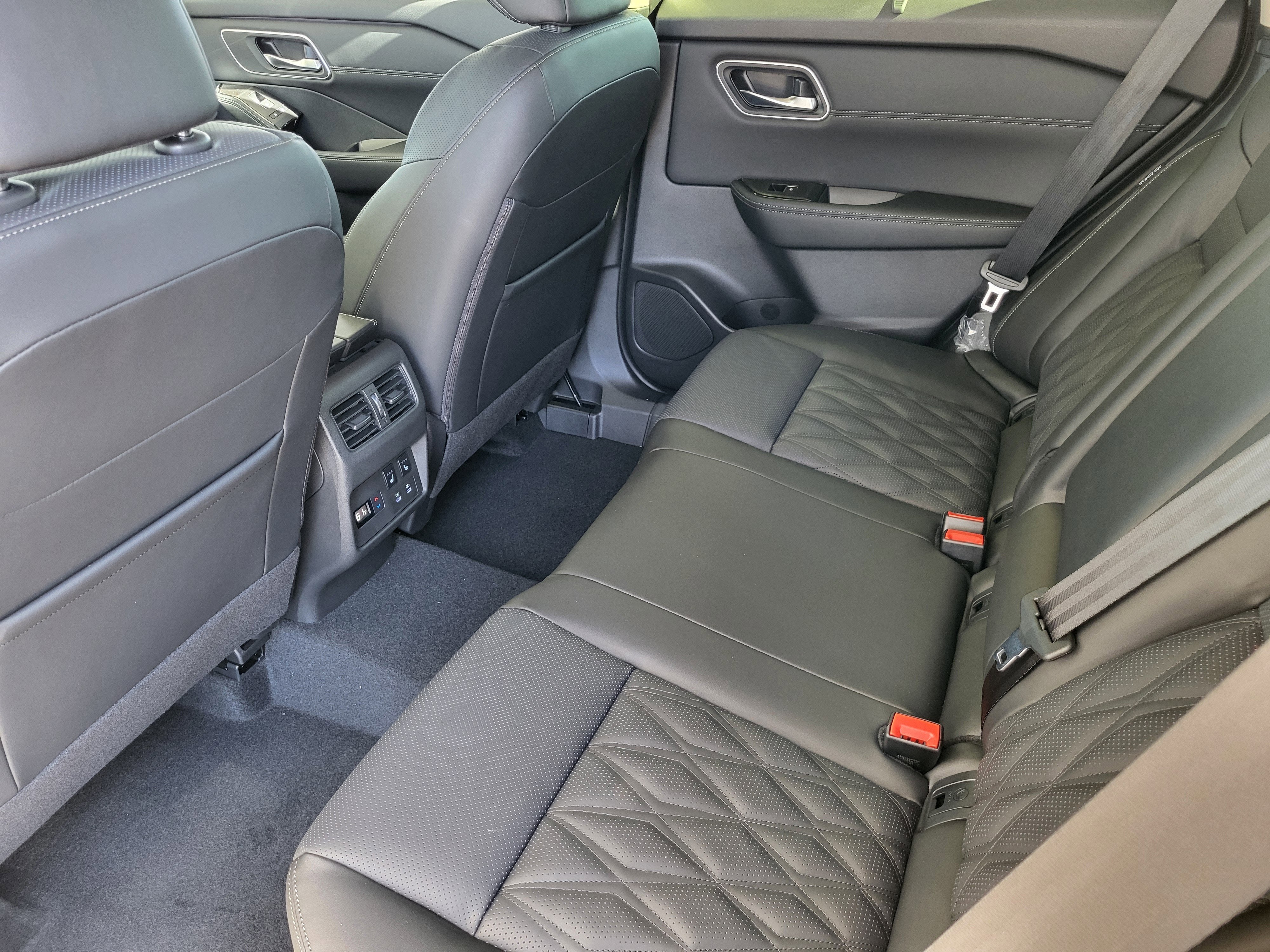 2026 Nissan Rogue AWD Platinum *Ltd Avail*